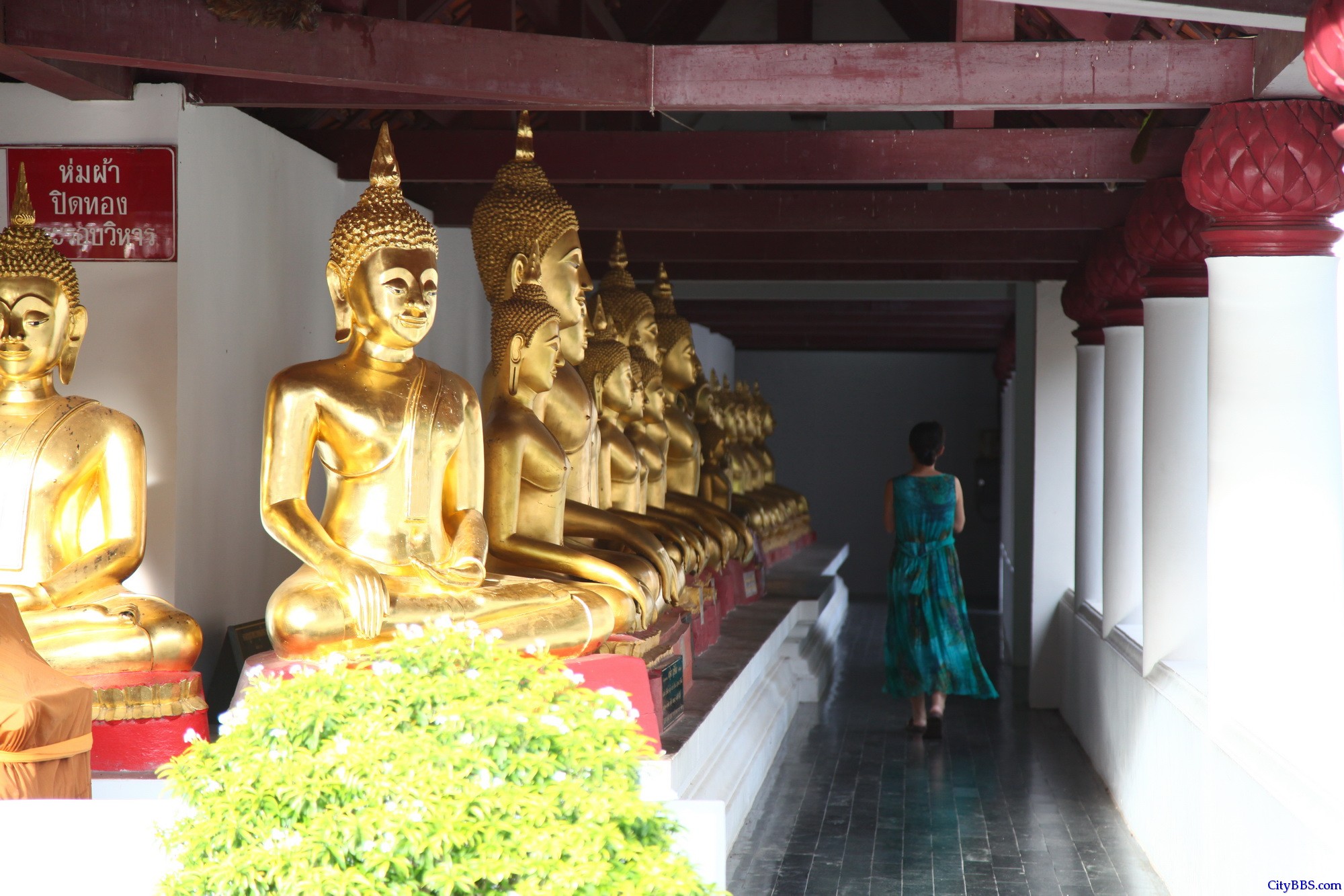 彭世洛（Phitsanulok）斯吗哈搭寺，当地称为Wat Yai(大庙)